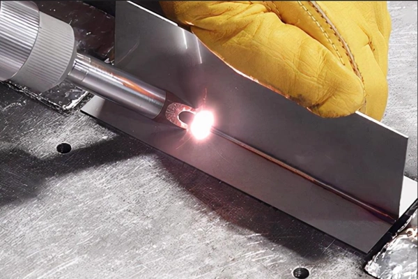 Handheld laser welding stainless steel plate for precision metal fabrication